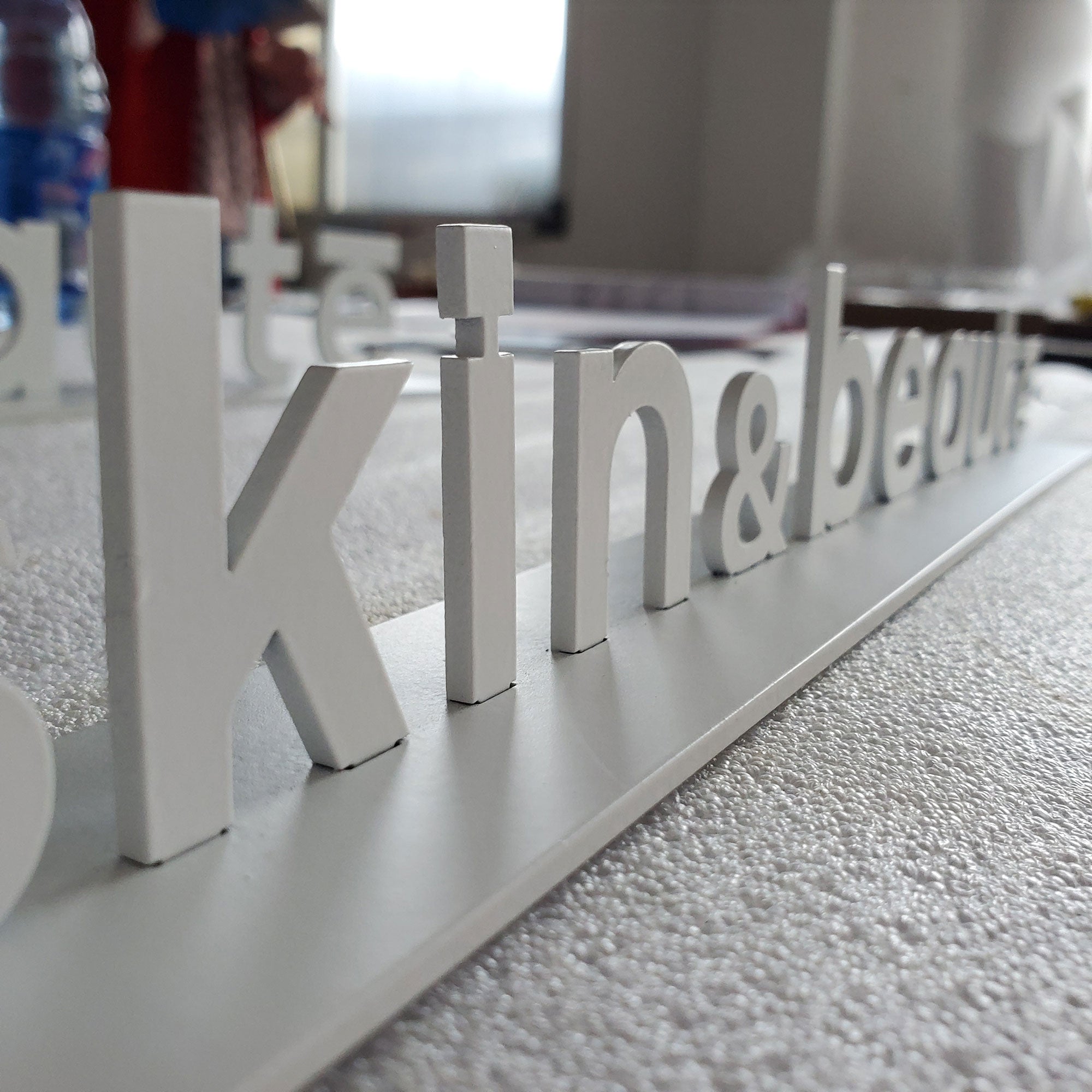 Desk Top Sign Free Standing Table Sign Metal Solid Cut Advertising Letter Signs for Indoor