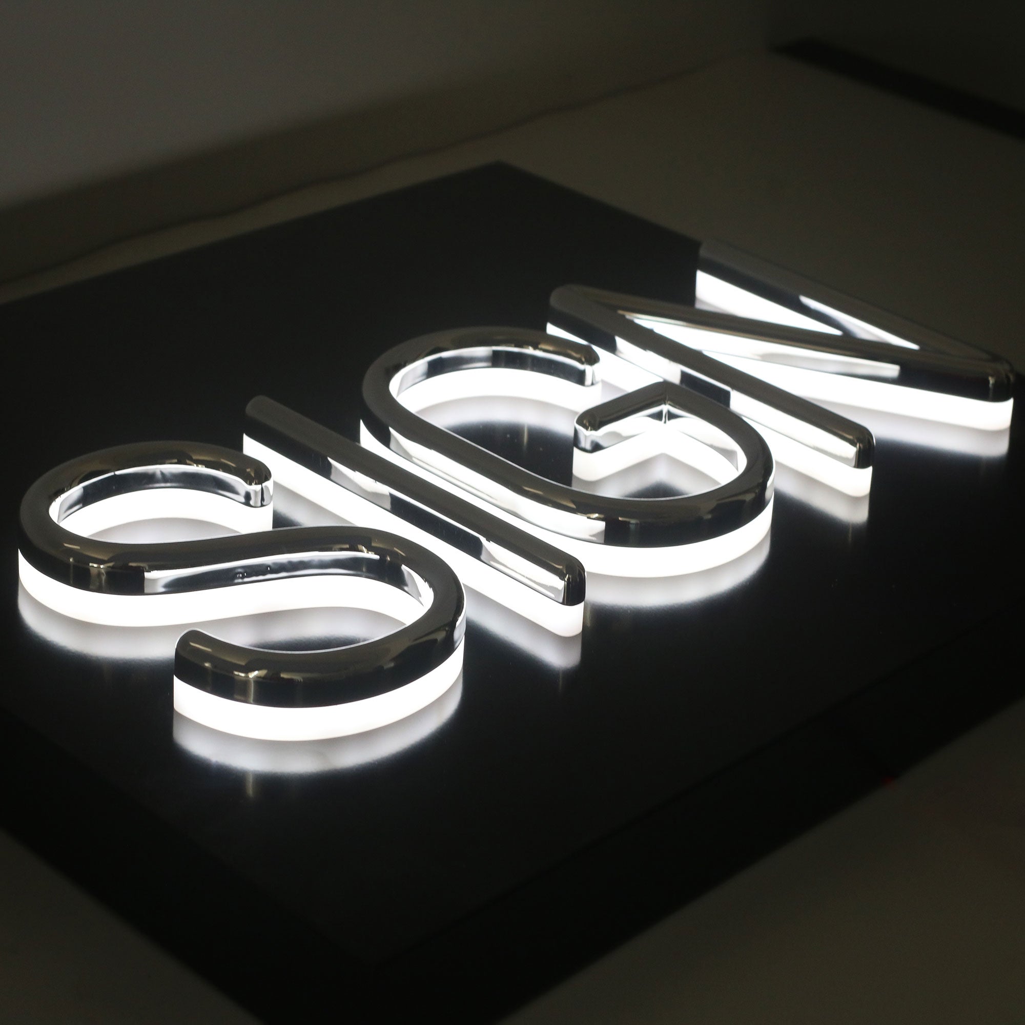 Waterproof Front-lit LED Channel Letters – Custom Business Signage, Acrylic Illuminated Letters for Shop, Office, and Outdoor Displays
