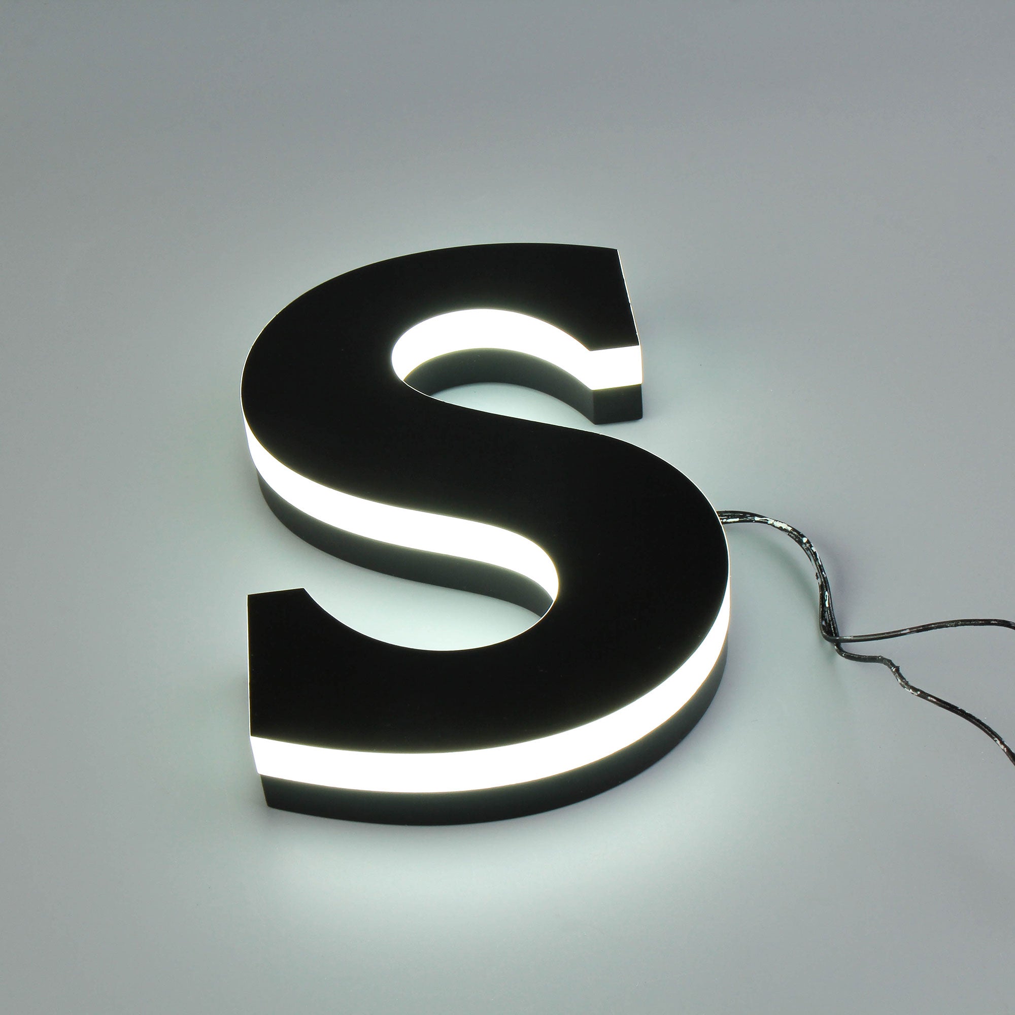 LED Acrylic Letter Sign  Acrylic Luminous Sign Letters Lit Acrylic Side Edge Lit Channel Letters Halo Glow Signage for Shops, Offices, Bars, Restaurants