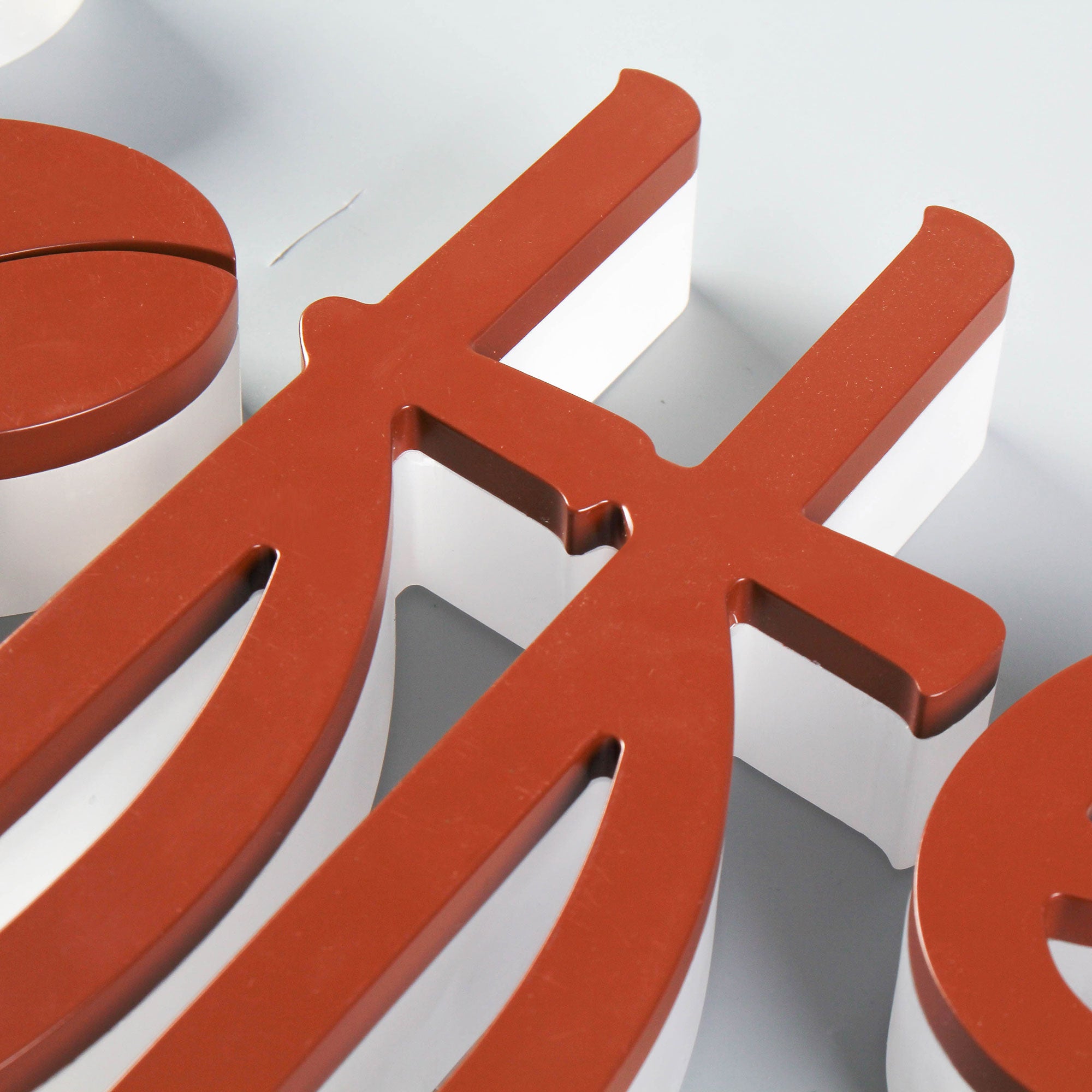 Custom Acrylic LED Backlit Letters – Modern, Energy-Efficient, Indoor/Outdoor, Vibrant Branding for Shops, Offices, Restaurants, Bars, Retail Spaces