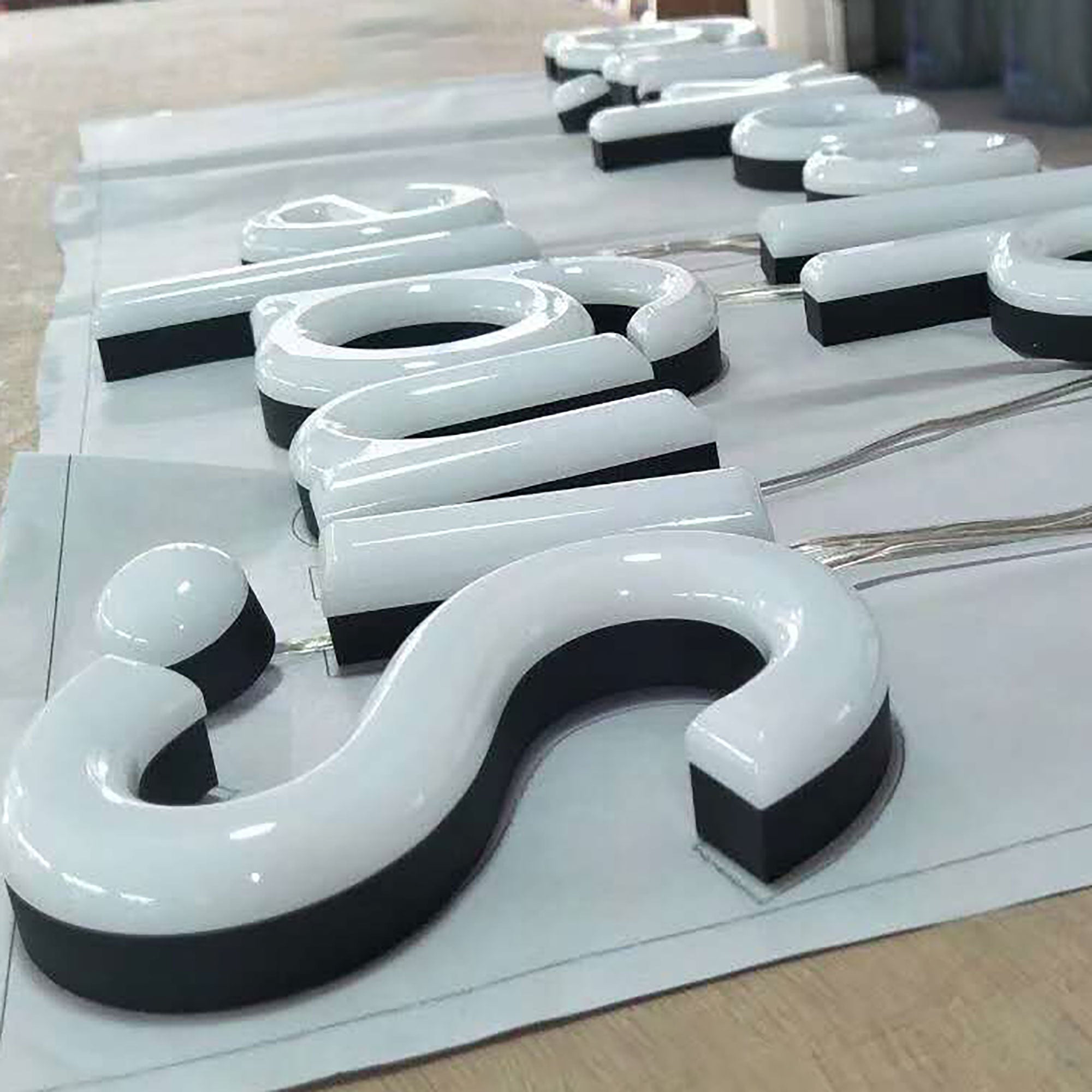 Custom LED Faux Neon Letters – Acrylic Neon Signs for Company Logo, Business Lobby, Office, Shopfront, Event Branding Main image