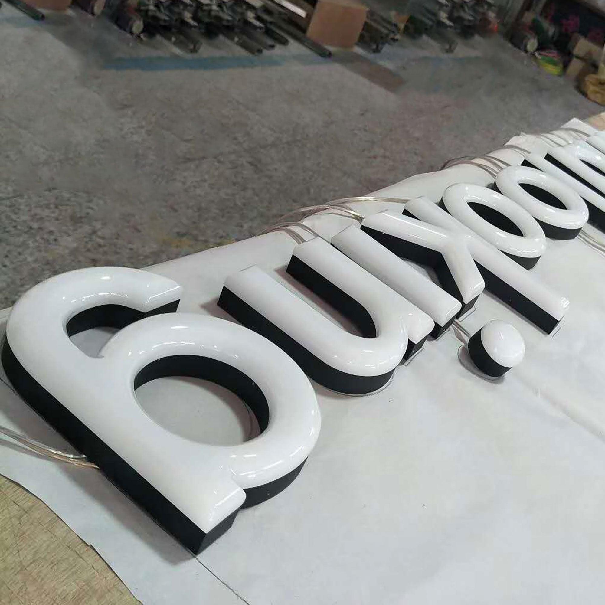 Custom LED Faux Neon Letters – Acrylic Neon Signs for Company Logo, Business Lobby, Office, Shopfront, Event Branding